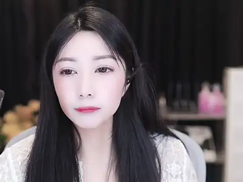 Snapshot of Nuyoah-77 chatting on October 2025 03:55:01 PM Nuyoah-77 online show from October 2025 03:55:01 PM