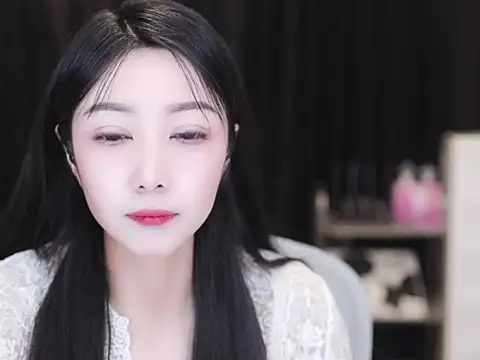 Nuyoah-77 online show from October 2025 04:38:02 PM