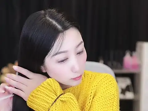 Snapshot of Nuyoah-77 chatting on October 2025 03:13:01 PM Nuyoah-77 online show from October 2025 03:13:01 PM