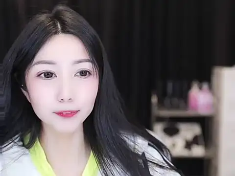 Nuyoah-77 online show from November 2025 01:28:01 PM