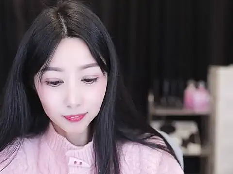 Snapshot of Nuyoah-77 chatting on November 2025 04:22:01 PM Nuyoah-77 online show from November 2025 04:22:01 PM