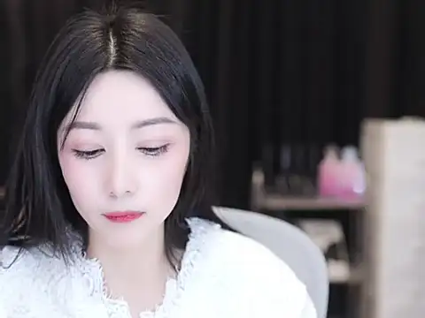 Snapshot of Nuyoah-77 chatting on November 2025 04:07:02 PM Nuyoah-77 online show from November 2025 04:07:02 PM