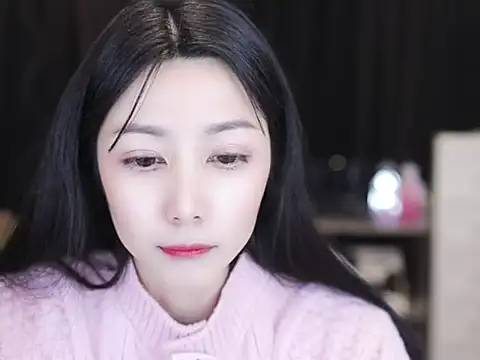 Snapshot of Nuyoah-77 chatting on December 2025 03:07:01 PM Nuyoah-77 online show from December 2025 03:07:01 PM