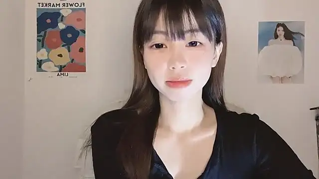 Snapshot of -Hottie chatting on December 2025 04:03:02 PM -Hottie online show from December 2025 04:03:02 PM