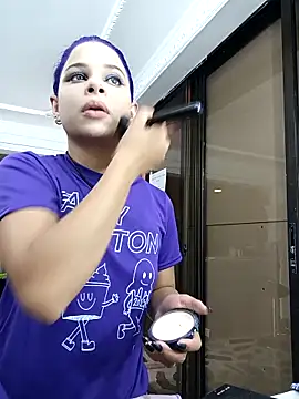 Snapshot of LadyAvalon chatting on November 2025 07:13:01 PM LadyAvalon online show from November 2025 07:13:01 PM