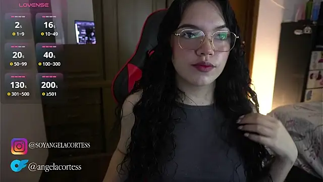 angela cortes  online show from October 2025 01:11:01 AM