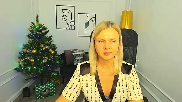 AgathaKlouin online show from December 2025 07:20:01 PM