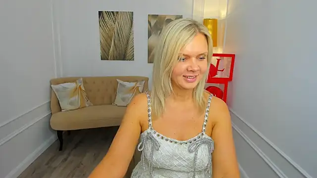 AgathaKlouin online show from February 2026 11:40:01 AM