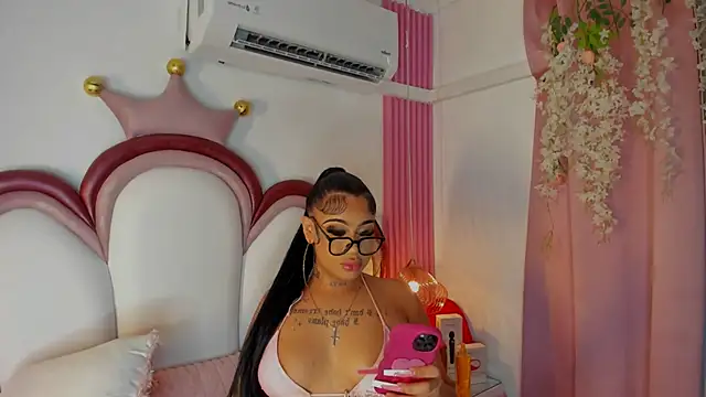 Mia Jansen online show from July 2026 02:15:02 PM