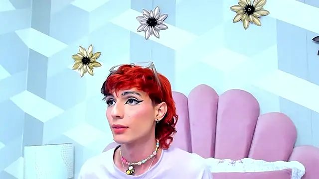 Snapshot of KylieMonnett chatting on March 2025 10:44:02 AM KylieMonnett online show from March 2025 10:44:02 AM