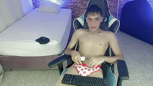 zacariasss  online show from September 2025 04:01:02 AM