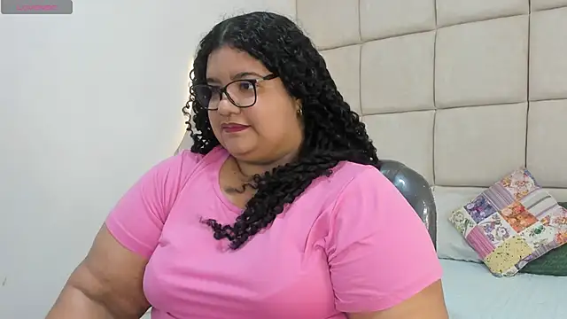 Miley Collins online show from November 2025 07:37:01 PM