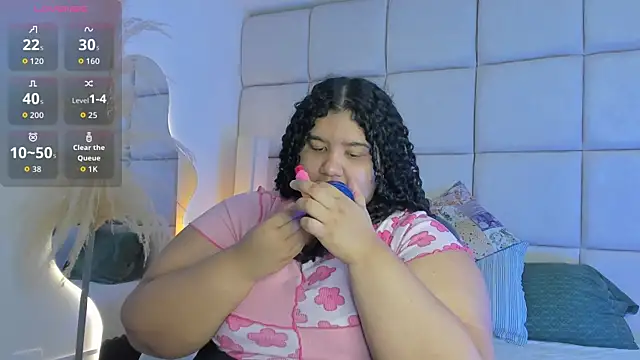 Miley Collins online show from November 2025 12:37:01 PM