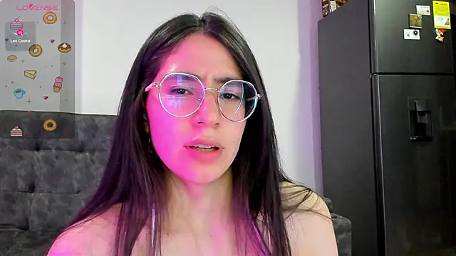 Snapshot of emmadiaz1 chatting on January 2025 03:34:02 AM emmadiaz1 online show from January 2025 03:34:02 AM