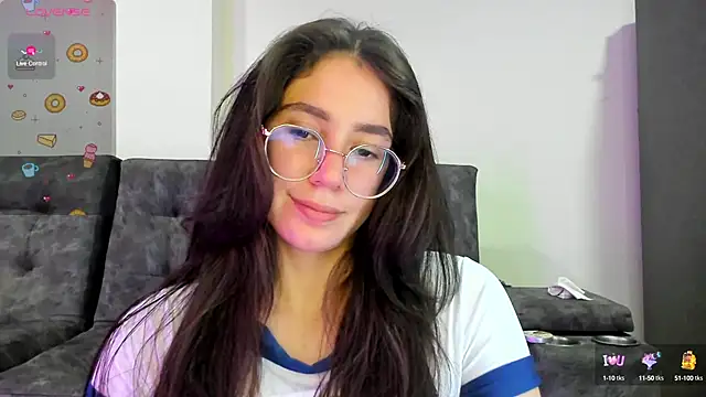 Snapshot of emmadiaz1 chatting on February 2025 04:27:02 AM emmadiaz1 online show from February 2025 04:27:02 AM