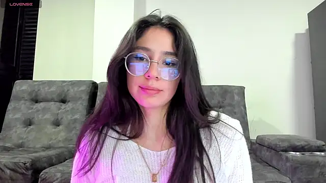 Snapshot of emmadiaz1 chatting on October 2025 06:11:02 AM emmadiaz1 online show from October 2025 06:11:02 AM