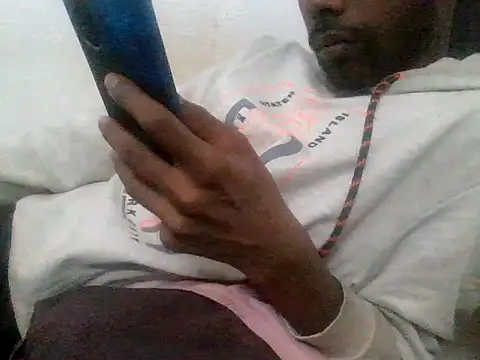 devilsam3327 online show from December 2025 05:19:02 PM