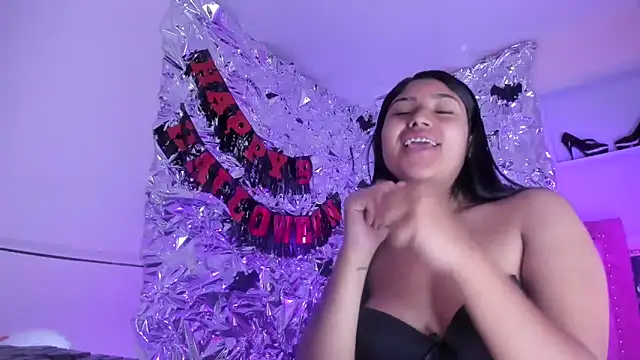 SarahStones online show from November 2025 11:10:01 AM