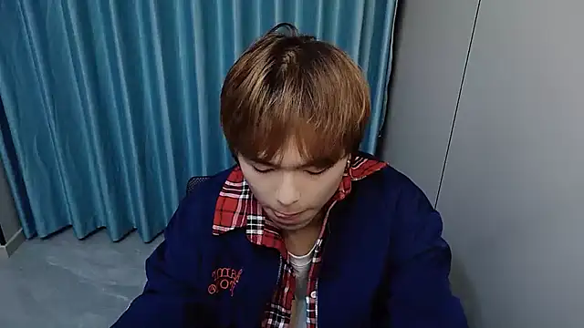 xiaottt1918 online show from April 2026 01:41:01 PM
