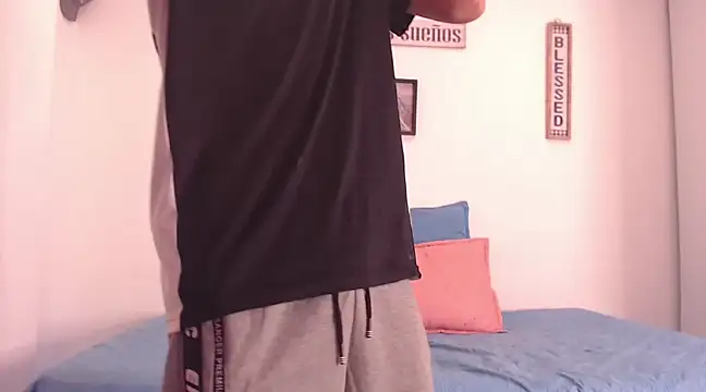 Snapshot of harrytomson_1 chatting on December 2024 05:26:01 AM harrytomson 1 online show from December 2024 05:26:01 AM