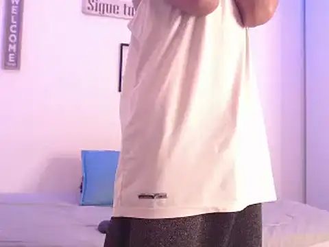 Snapshot of harrytomson_1 chatting on December 2024 07:31:01 AM harrytomson 1 online show from December 2024 07:31:01 AM