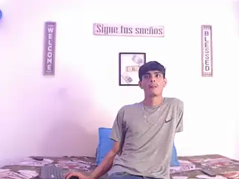 Snapshot of harrytomson_1 chatting on January 2025 04:57:02 AM harrytomson 1 online show from January 2025 04:57:02 AM