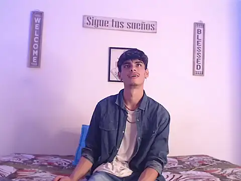 Snapshot of harrytomson_1 chatting on January 2025 10:22:02 AM harrytomson 1 online show from January 2025 10:22:02 AM