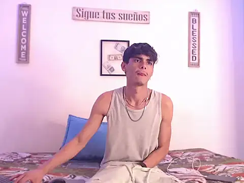 Snapshot of harrytomson_1 chatting on January 2025 10:06:02 AM harrytomson 1 online show from January 2025 10:06:02 AM