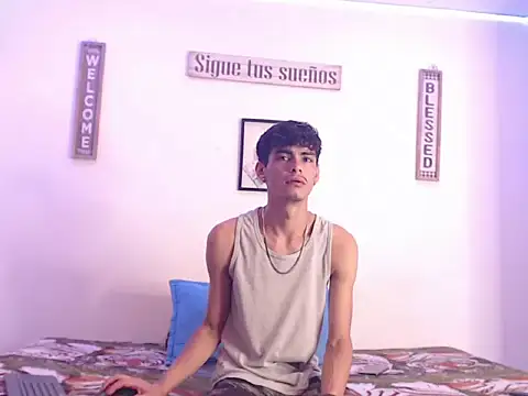 Snapshot of harrytomson_1 chatting on January 2025 06:54:01 AM harrytomson 1 online show from January 2025 06:54:01 AM