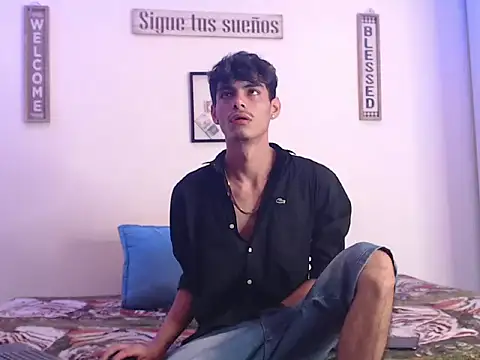 Snapshot of harrytomson_1 chatting on January 2025 04:30:02 AM harrytomson 1 online show from January 2025 04:30:02 AM