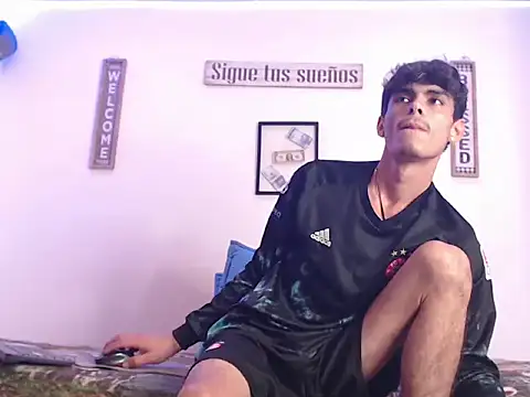 Snapshot of harrytomson_1 chatting on January 2025 08:22:01 AM harrytomson 1 online show from January 2025 08:22:01 AM