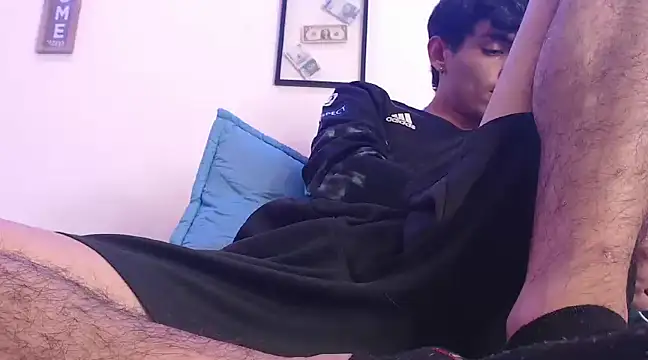 Snapshot of harrytomson_1 chatting on February 2025 11:20:01 PM harrytomson 1 online show from February 2025 11:20:01 PM