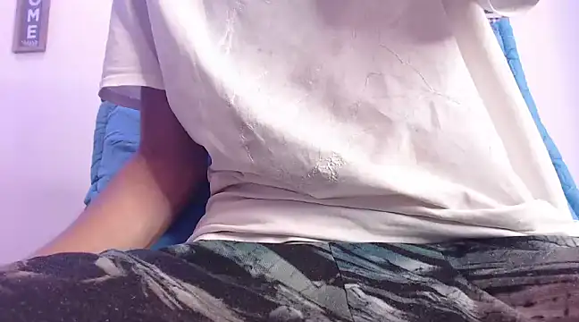 Snapshot of harrytomson_1 chatting on February 2025 08:22:02 AM harrytomson 1 online show from February 2025 08:22:02 AM