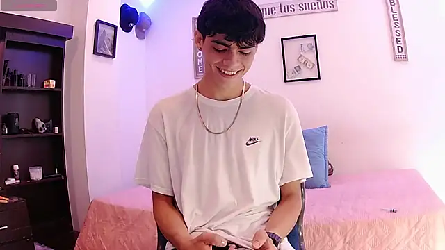 Snapshot of harrytomson_1 chatting on September 2025 03:55:02 PM harrytomson 1 online show from September 2025 03:55:02 PM