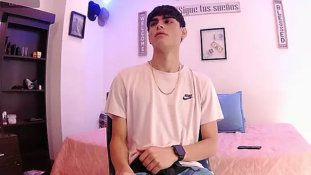 Snapshot of harrytomson_1 chatting on September 2025 03:34:01 PM harrytomson 1 online show from September 2025 03:34:01 PM