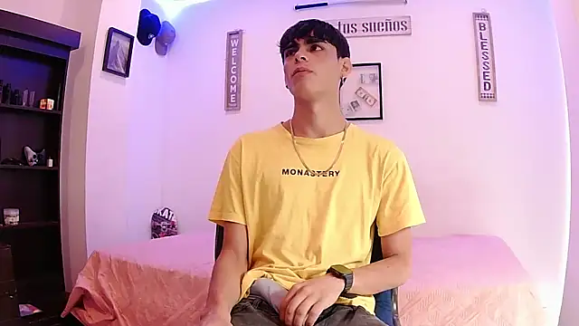 Snapshot of harrytomson_1 chatting on September 2025 06:10:02 PM harrytomson 1 online show from September 2025 06:10:02 PM