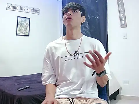 Snapshot of harrytomson_1 chatting on November 2025 09:47:02 AM harrytomson 1 online show from November 2025 09:47:02 AM