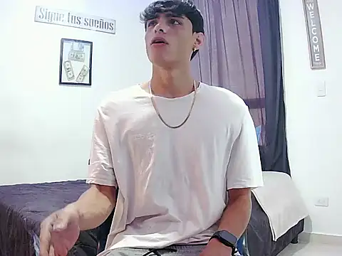 Snapshot of harrytomson_1 chatting on November 2025 06:20:01 PM harrytomson 1 online show from November 2025 06:20:01 PM