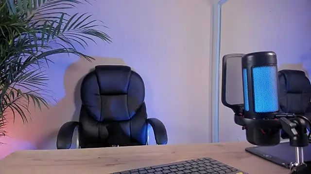 zoe roux21 online show from February 2026 03:02:01 AM