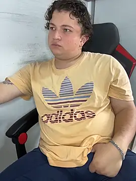 AndresChuboi online show from December 2025 05:53:02 PM