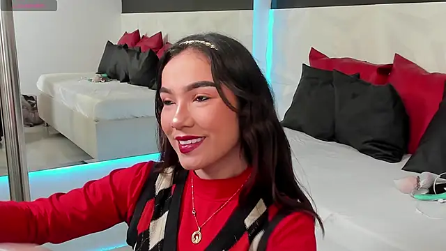 scarlet castro online show from January 2025 11:54:02 AM