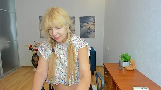 Snapshot of Anna_Diax chatting on July 2026 11:25:02 AM Anna Diax online show from July 2026 11:25:02 AM