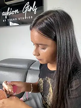 Snapshot of RoxyRoss_ chatting on February 2025 02:02:01 PM RoxyRoss online show from February 2025 02:02:01 PM