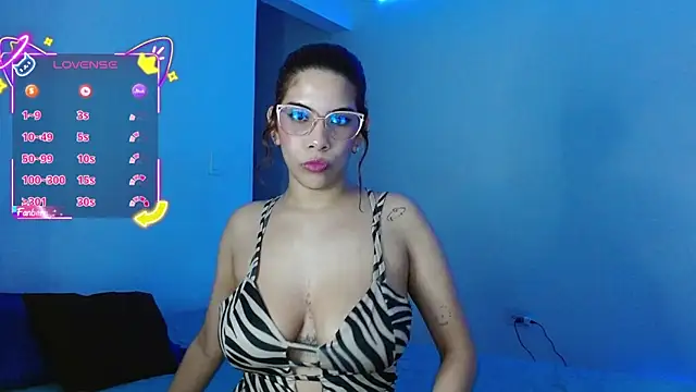 Snapshot of mishell1collins chatting on February 2026 12:05:02 AM mishell1collins online show from February 2026 12:05:02 AM