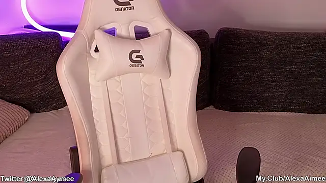 AlexaAimee online show from March 2026 11:39:01 AM