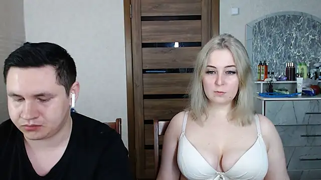 Kristy-Max online show from March 2025 07:43:02 PM