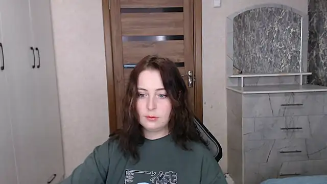 Kristy-Max online show from November 2025 11:04:01 PM