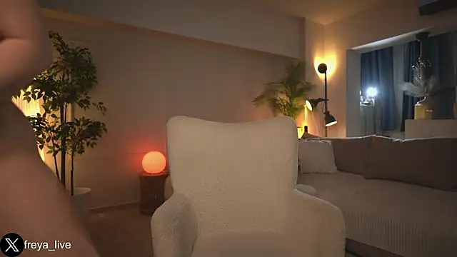 Snapshot of freyacherie chatting on September 2025 05:36:01 PM freyacherie online show from September 2025 05:36:01 PM