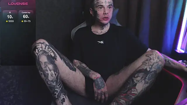 Snapshot of lonelycrystal chatting on January 2025 11:20:01 PM lonelycrystal online show from January 2025 11:20:01 PM