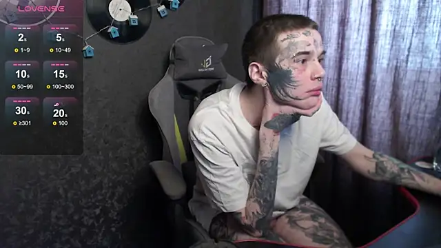 Snapshot of lonelycrystal chatting on February 2025 09:58:02 AM lonelycrystal online show from February 2025 09:58:02 AM